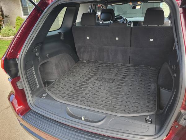 2020 Jeep Grand Cherokee Laredo — photo 12