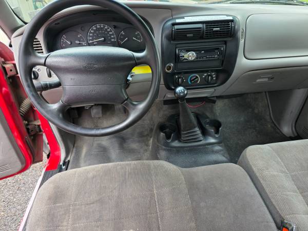 1996 Ford Ranger XL 2dr Standard Cab SB — photo 5