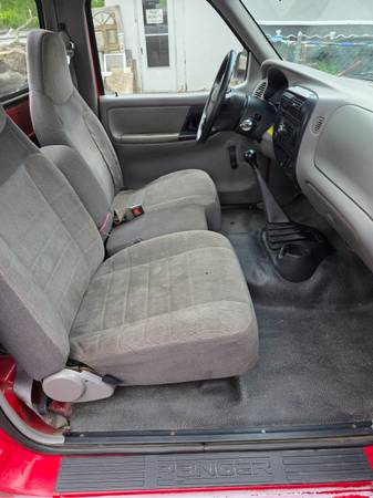 1996 Ford Ranger XL 2dr Standard Cab SB — photo 6