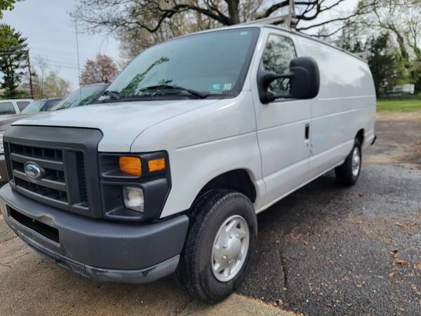 2010 Ford E 250 Commercial Cargo Van Automatic — photo 1