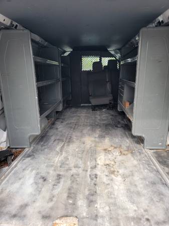 2010 Ford E 250 Commercial Cargo Van Automatic — photo 8
