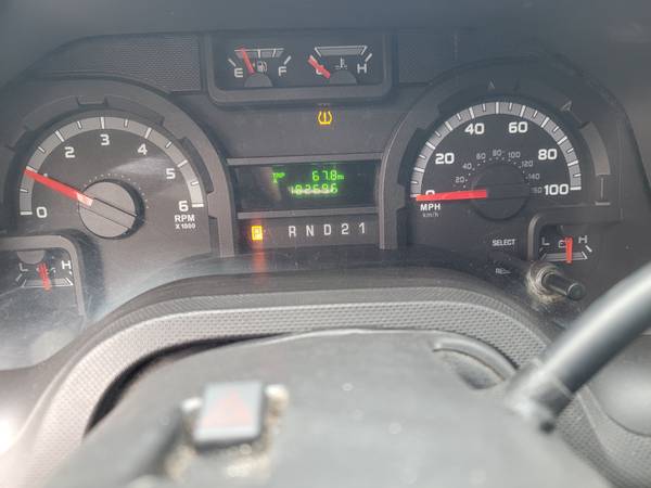 2010 Ford E 250 Commercial Cargo Van Automatic — photo 10