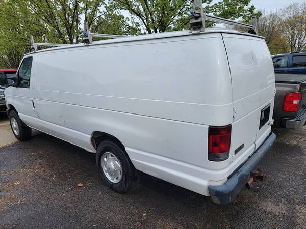 2010 Ford E 250 Commercial Cargo Van Automatic — photo 3