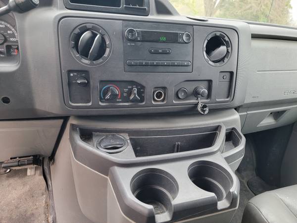 2010 Ford E 250 Commercial Cargo Van Automatic — photo 9
