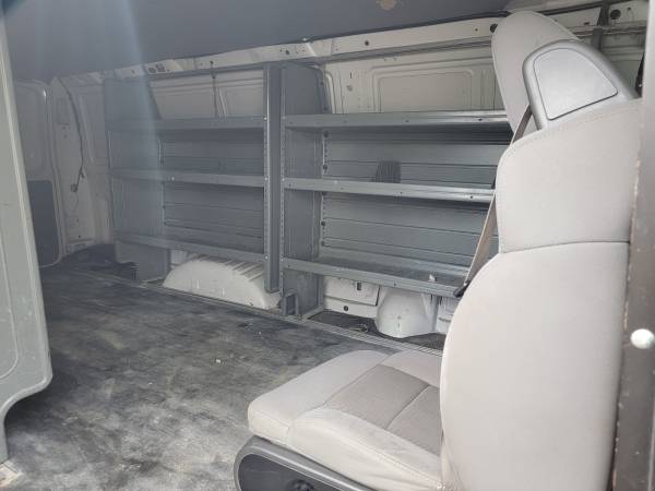 2010 Ford E 250 Commercial Cargo Van Automatic — photo 11