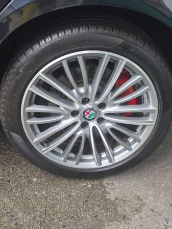 2017 Alfa Romeo Giulia Base — photo 2