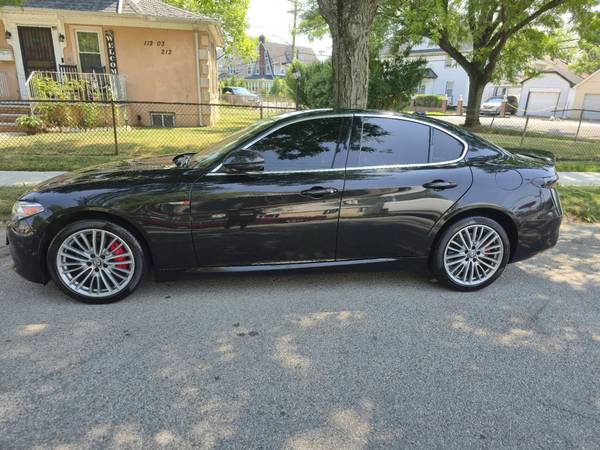 2017 Alfa Romeo Giulia Base — photo 1
