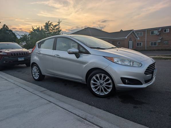 2017 Ford Festiva Titanium — photo 1