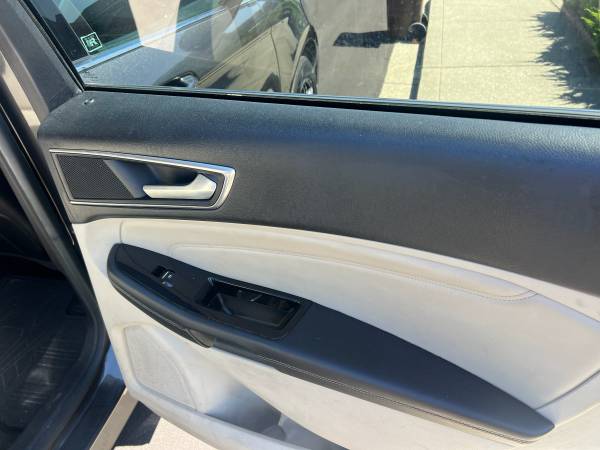 2015 Ford Edge Titanium 4dr Front-wheel Drive Automatic — photo 10