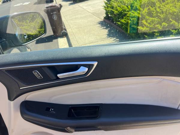 2015 Ford Edge Titanium 4dr Front-wheel Drive Automatic — photo 9