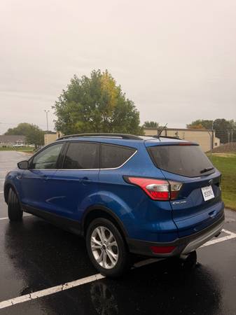 2018 Ford Escape SE 4dr 4x4 Automatic — photo 5