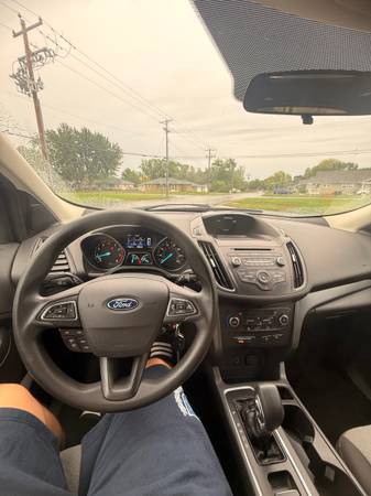 2018 Ford Escape SE 4dr 4x4 Automatic — photo 6
