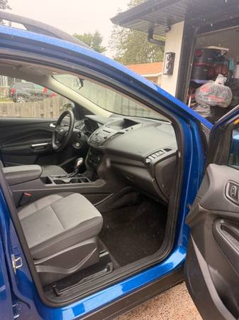 2018 Ford Escape SE 4dr 4x4 Automatic — photo 8