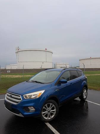 2018 Ford Escape SE 4dr 4x4 Automatic — photo 3