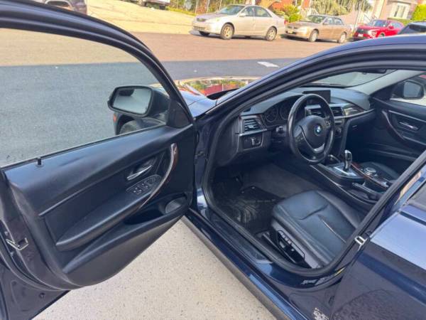 2015 BMW Series 328i — photo 9