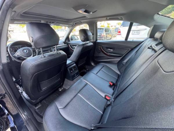 2015 BMW Series 328i — photo 11