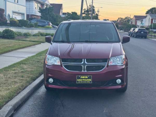 2017 Dodge Grand Caravan SXT Front-wheel Drive Passenger Van Automatic — photo 2