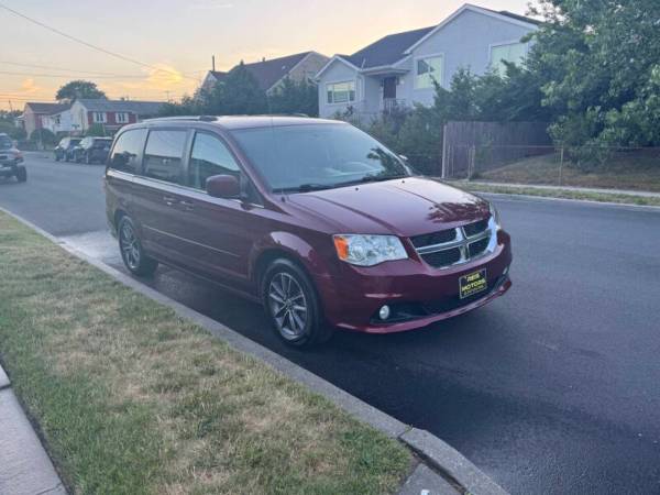 2017 Dodge Grand Caravan SXT Front-wheel Drive Passenger Van Automatic — photo 3