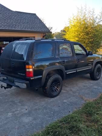 2002 Chevrolet Tahoe LS 4dr 4x2 Automatic — photo 1