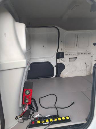 2012 Ford Transit Connect XL — photo 11