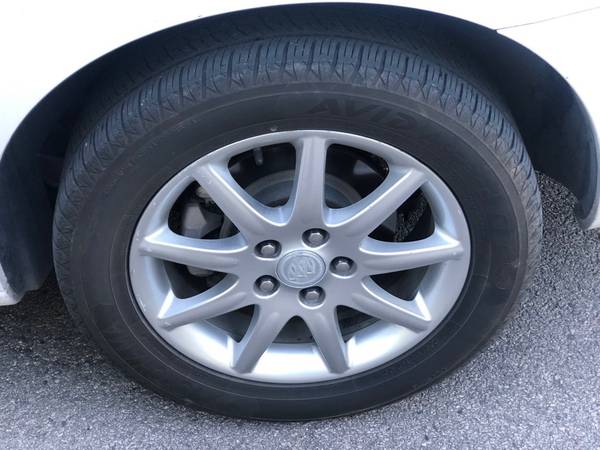 2009 Buick Lucerne CXL-4 4dr Sedan Automatic — photo 9