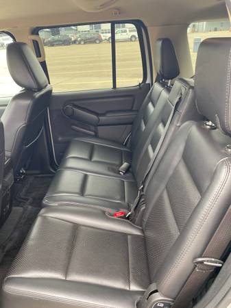 2010 Ford Explorer Limited — photo 11