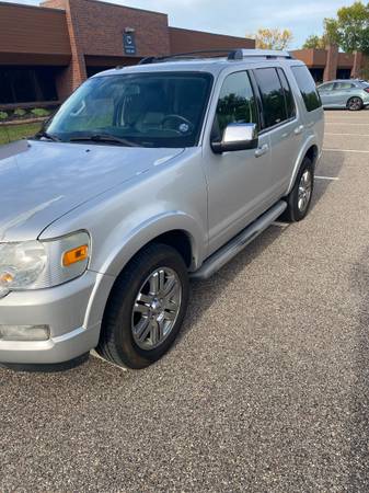 2010 Ford Explorer Limited — photo 6