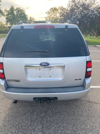 2010 Ford Explorer Limited — photo 4