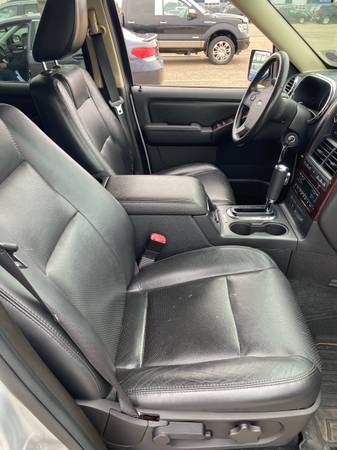 2010 Ford Explorer Limited — photo 10