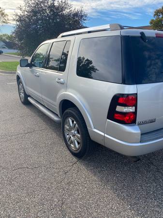 2010 Ford Explorer Limited — photo 5