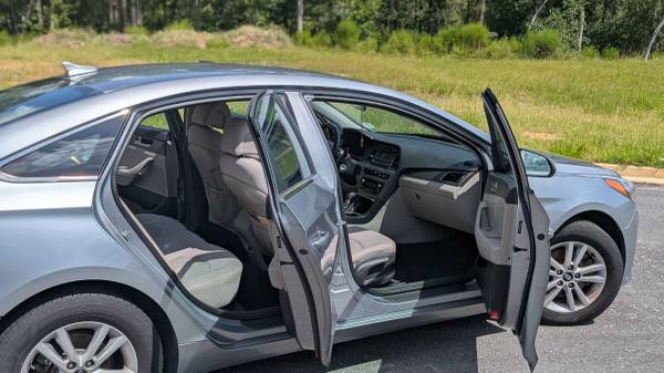 2017 Hyundai Sonata Base — photo 11