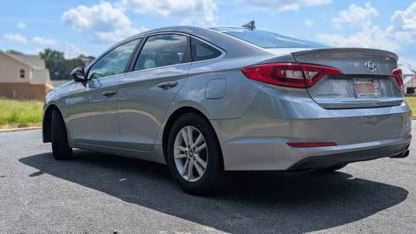 2017 Hyundai Sonata Base — photo 3