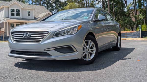 2017 Hyundai Sonata Base — photo 1