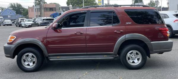 2003 Toyota Sequoia SR5 V8 4x4 Automatic — photo 1