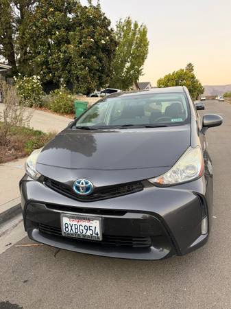 2015 Toyota Prius V Three — photo 11