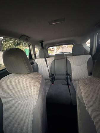 2015 Toyota Prius V Three — photo 2