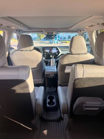 2021 Toyota Highlander Platinum 4dr Front-Wheel Drive Automatic — photo 12