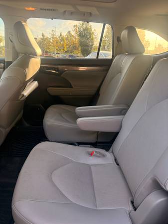 2021 Toyota Highlander Platinum 4dr Front-Wheel Drive Automatic — photo 10