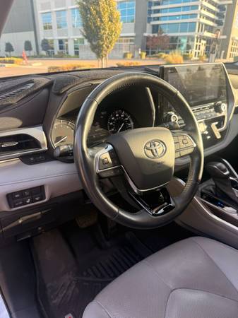 2021 Toyota Highlander Platinum 4dr Front-Wheel Drive Automatic — photo 8