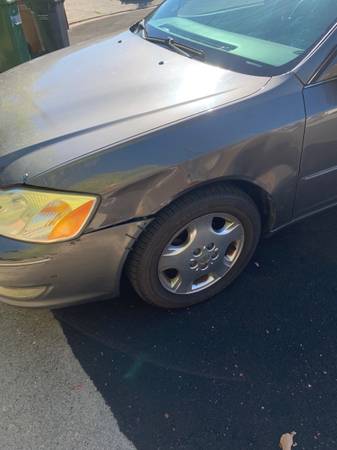 2004 Toyota Avalon XLS 4dr Sedan Automatic — photo 3