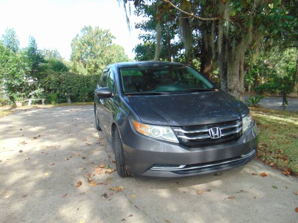 2015 Honda Odyssey LX Passenger Van Automatic — photo 3