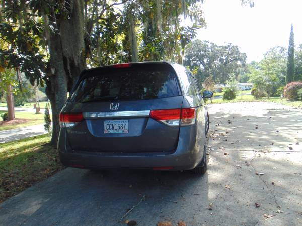 2015 Honda Odyssey LX Passenger Van Automatic — photo 1