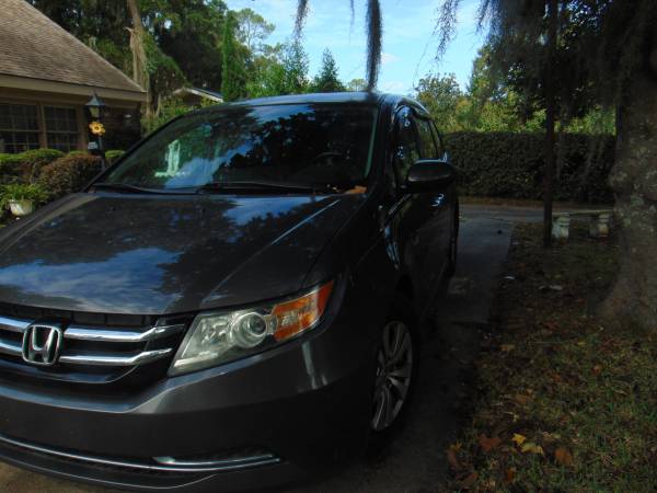 2015 Honda Odyssey LX Passenger Van Automatic — photo 2