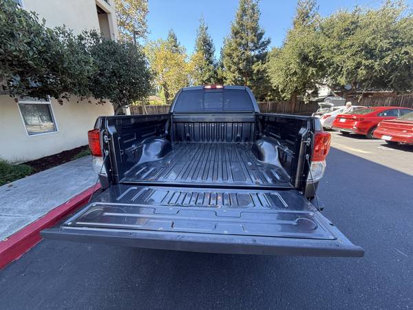 2012 Toyota Tundra Grade 5.7L V8 w FFV — photo 9
