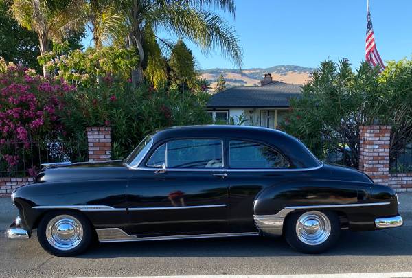 1951 Chevrolet Deluxe Vintage — photo 1