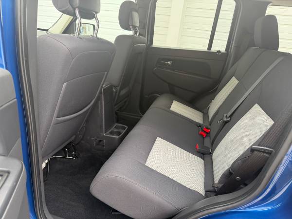 2010 Jeep Liberty Sport 4dr 4x2 Automatic — photo 8