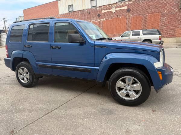 2010 Jeep Liberty Sport 4dr 4x2 Automatic — photo 4