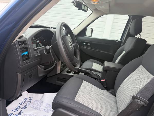 2010 Jeep Liberty Sport 4dr 4x2 Automatic — photo 7