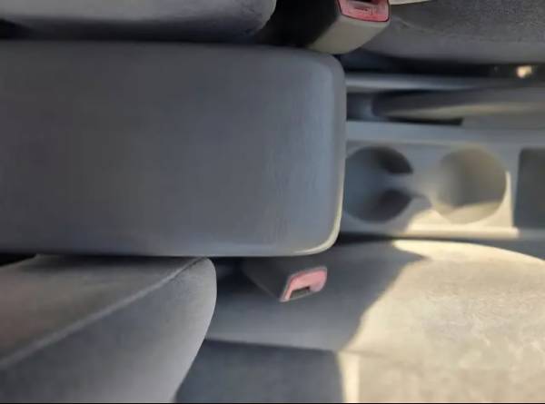 2004 Toyota Corolla LE — photo 7