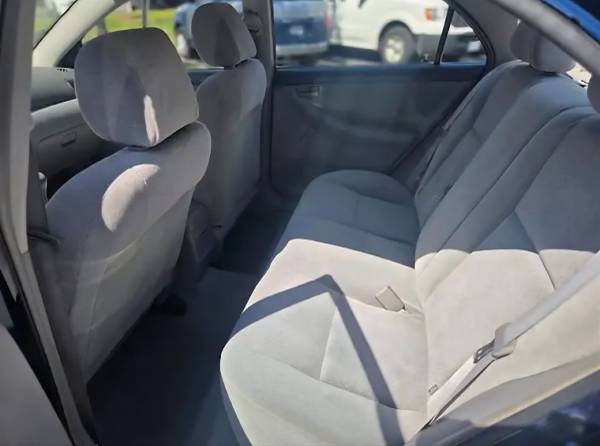 2004 Toyota Corolla LE — photo 3